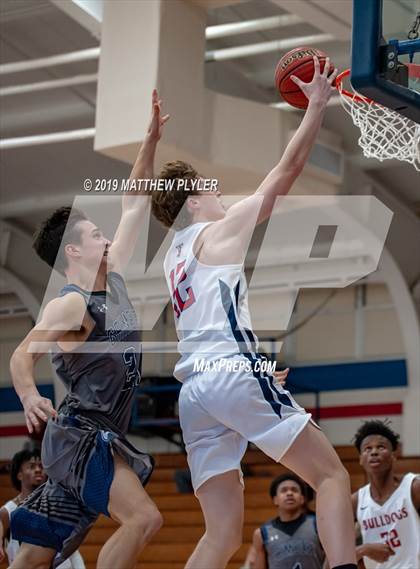 Thumbnail 2 in Grimsley @ Terry Sanford photogallery.