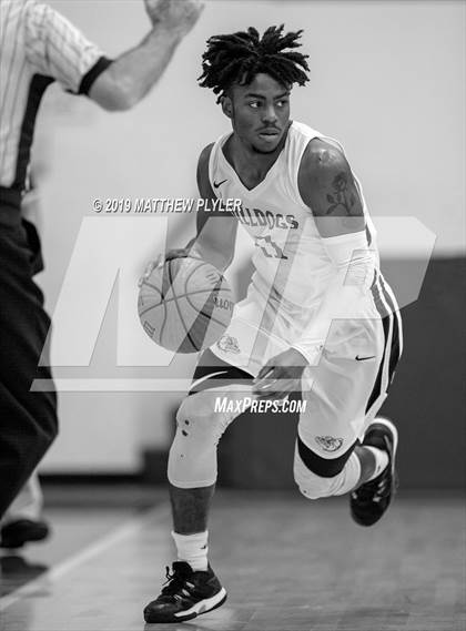Thumbnail 3 in Grimsley @ Terry Sanford photogallery.