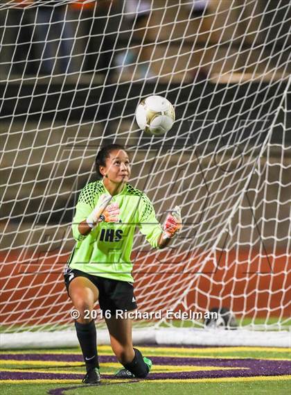 Thumbnail 1 in Skyline vs. Issaquah photogallery.