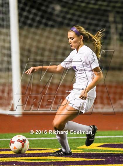 Thumbnail 2 in Skyline vs. Issaquah photogallery.