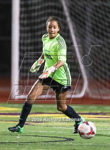 Thumbnail 2 in Skyline vs. Issaquah photogallery.