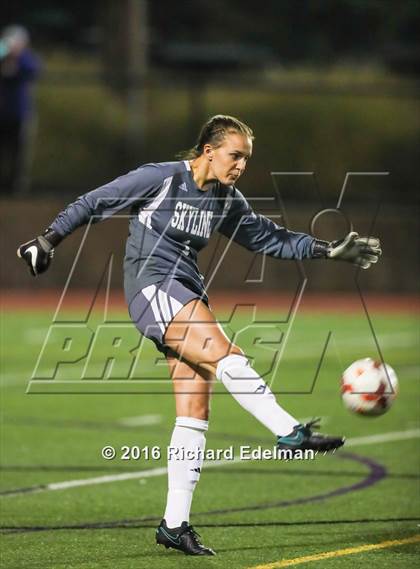 Thumbnail 2 in Skyline vs. Issaquah photogallery.