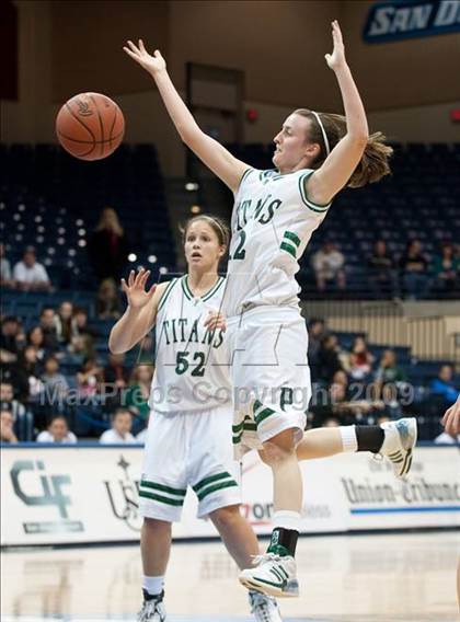 Thumbnail 2 in La Costa Canyon vs Poway (SDS D1 Final) photogallery.