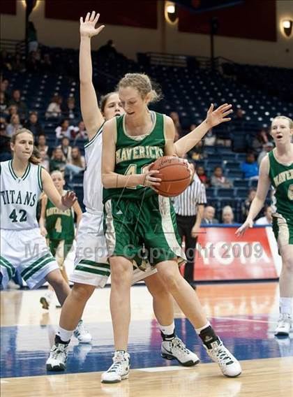Thumbnail 3 in La Costa Canyon vs Poway (SDS D1 Final) photogallery.