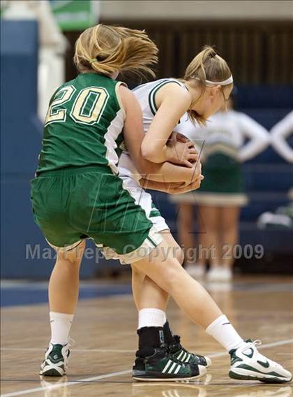Thumbnail 3 in La Costa Canyon vs Poway (SDS D1 Final) photogallery.