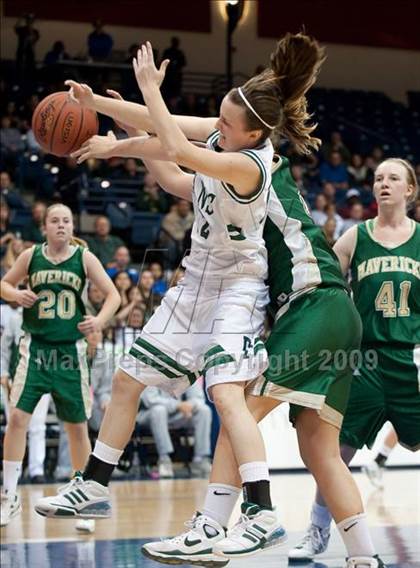 Thumbnail 1 in La Costa Canyon vs Poway (SDS D1 Final) photogallery.