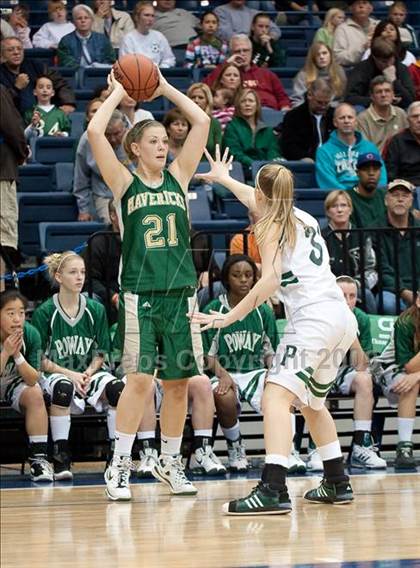 Thumbnail 2 in La Costa Canyon vs Poway (SDS D1 Final) photogallery.