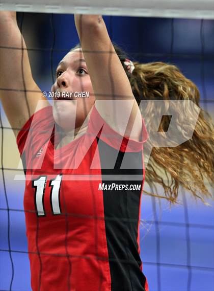 Thumbnail 1 in Fleming vs. La Veta (CHSAA 1A State Playoff) photogallery.