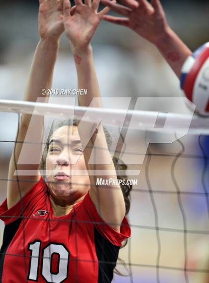 Thumbnail 1 in Fleming vs. La Veta (CHSAA 1A State Playoff) photogallery.