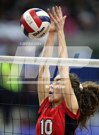 Thumbnail 2 in Fleming vs. La Veta (CHSAA 1A State Playoff) photogallery.