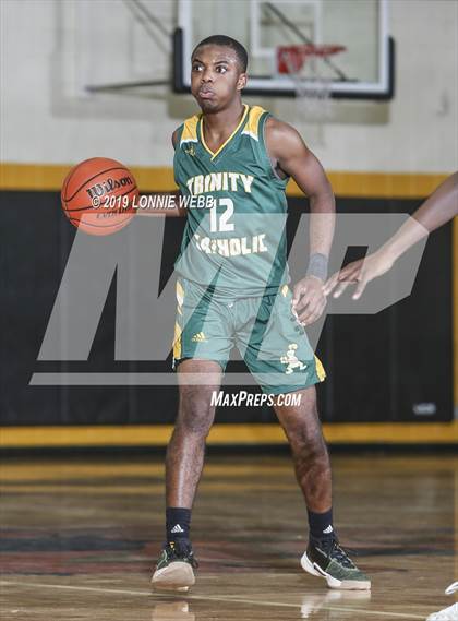 Thumbnail 3 in Trinity Catholic vs St. Anthony's (New York Holiday Invitational) photogallery.