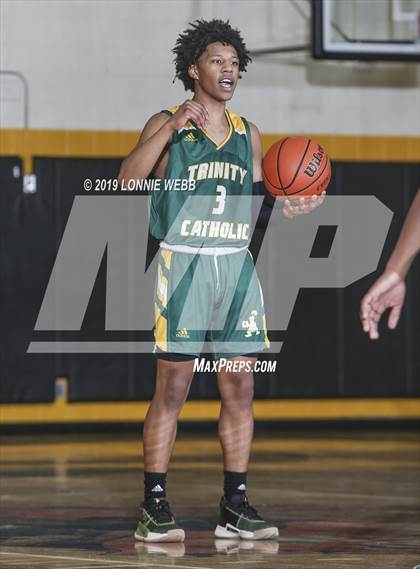 Thumbnail 2 in Trinity Catholic vs St. Anthony's (New York Holiday Invitational) photogallery.