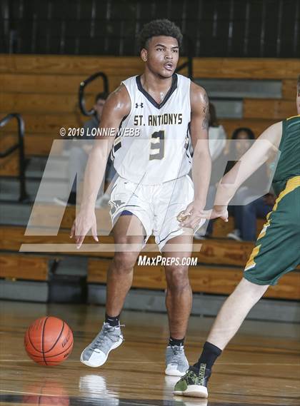 Thumbnail 1 in Trinity Catholic vs St. Anthony's (New York Holiday Invitational) photogallery.