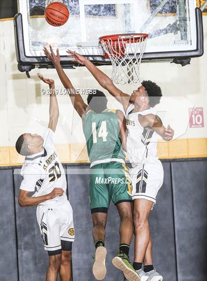 Thumbnail 1 in Trinity Catholic vs St. Anthony's (New York Holiday Invitational) photogallery.