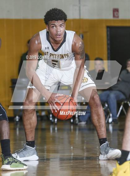 Thumbnail 2 in Trinity Catholic vs St. Anthony's (New York Holiday Invitational) photogallery.