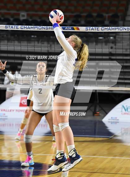 Thumbnail 1 in Hamilton vs. O'Connor (AIA 6A Final)  photogallery.