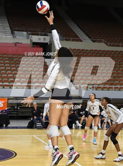 Thumbnail 1 in Hamilton vs. O'Connor (AIA 6A Final)  photogallery.