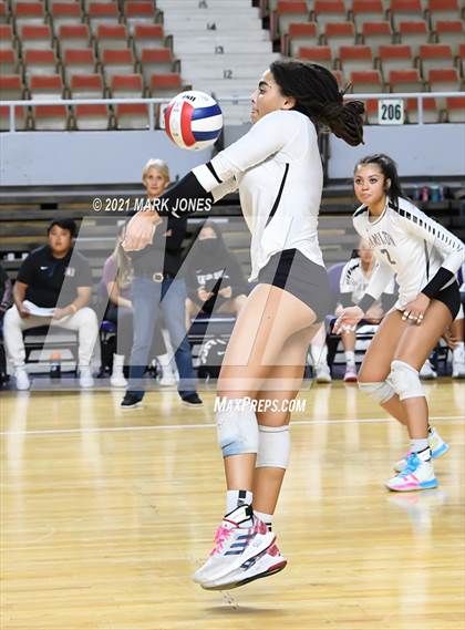 Thumbnail 2 in Hamilton vs. O'Connor (AIA 6A Final)  photogallery.