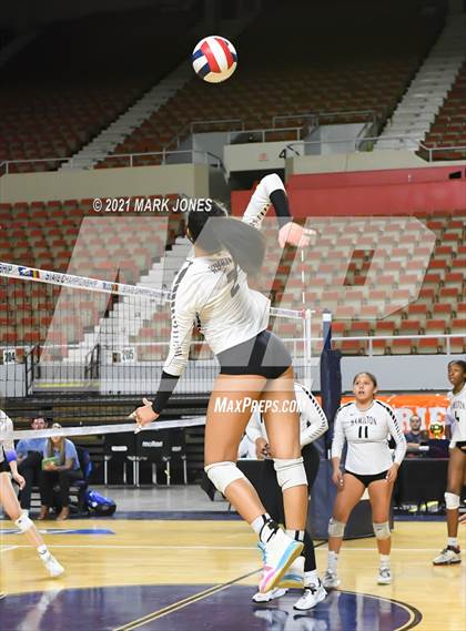 Thumbnail 3 in Hamilton vs. O'Connor (AIA 6A Final)  photogallery.