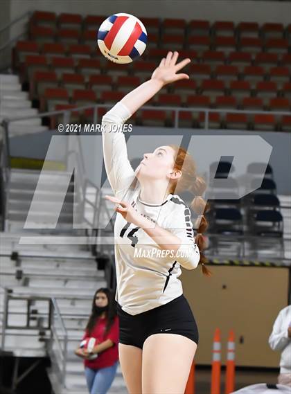 Thumbnail 2 in Hamilton vs. O'Connor (AIA 6A Final)  photogallery.