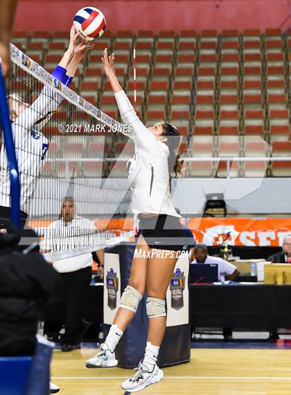 Thumbnail 3 in Hamilton vs. O'Connor (AIA 6A Final)  photogallery.