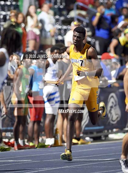 Thumbnail 2 in FHSAA Class 3A Final (4x400m) photogallery.
