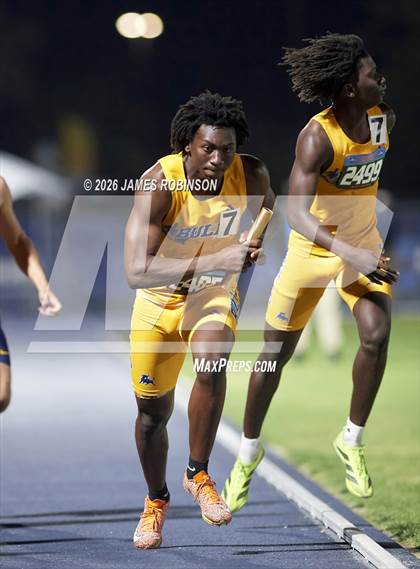 Thumbnail 2 in FHSAA Class 3A Final (4x400m) photogallery.