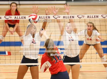 Thumbnail 3 in John Paul II vs. Centennial (Texas Open) photogallery.