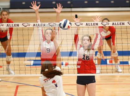 Thumbnail 3 in John Paul II vs. Centennial (Texas Open) photogallery.
