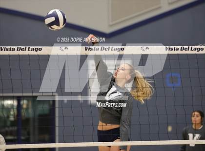 Thumbnail 1 in Oak Ridge @ Vista del Lago photogallery.