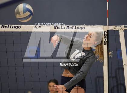 Thumbnail 3 in Oak Ridge @ Vista del Lago photogallery.