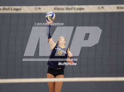 Thumbnail 3 in Oak Ridge @ Vista del Lago photogallery.