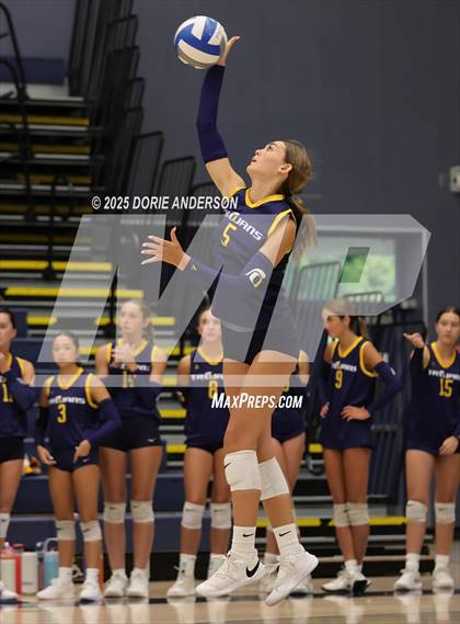 Thumbnail 2 in Oak Ridge @ Vista del Lago photogallery.
