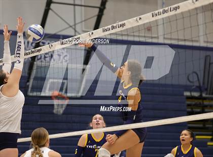 Thumbnail 3 in Oak Ridge @ Vista del Lago photogallery.