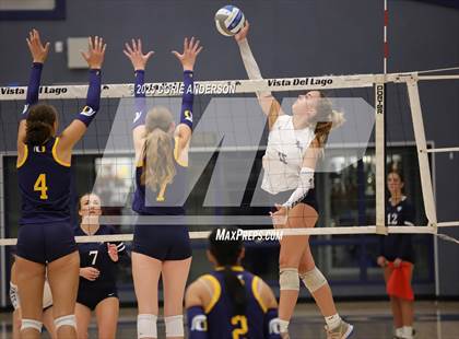 Thumbnail 2 in Oak Ridge @ Vista del Lago photogallery.