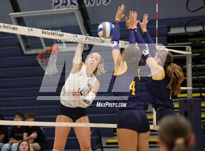 Thumbnail 1 in Oak Ridge @ Vista del Lago photogallery.