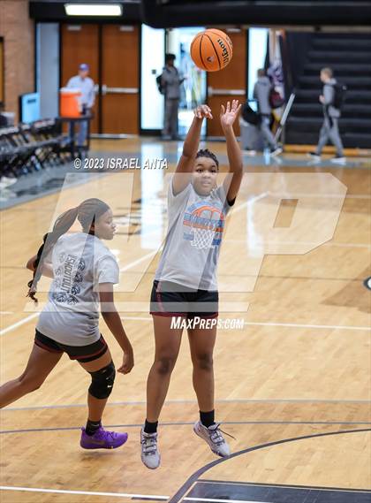 Thumbnail 1 in Lumberton vs. Red Springs (2023 Robeson County Shootout) photogallery.