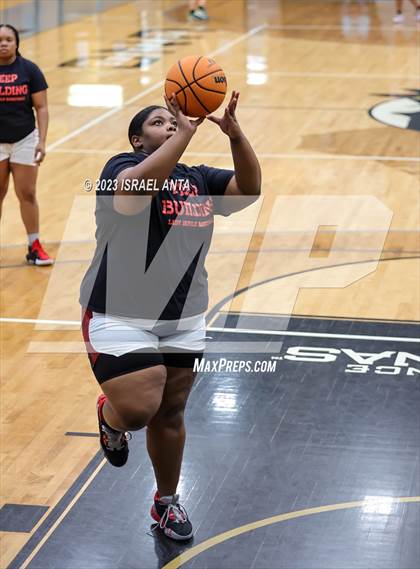 Thumbnail 2 in Lumberton vs. Red Springs (2023 Robeson County Shootout) photogallery.