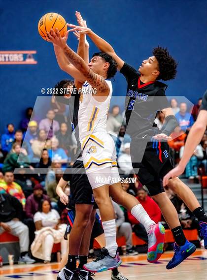Thumbnail 3 in Folsom vs. Grant (Fortune Showcase) photogallery.