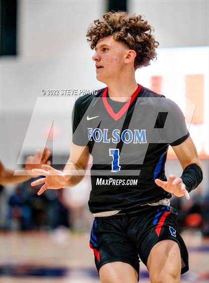 Thumbnail 1 in Folsom vs. Grant (Fortune Showcase) photogallery.