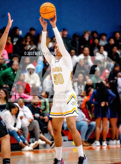 Thumbnail 2 in Folsom vs. Grant (Fortune Showcase) photogallery.