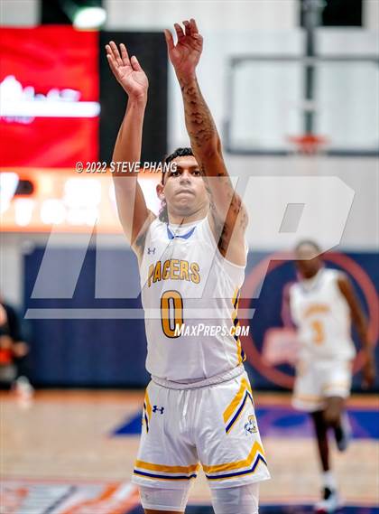 Thumbnail 3 in Folsom vs. Grant (Fortune Showcase) photogallery.