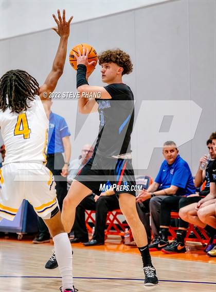 Thumbnail 3 in Folsom vs. Grant (Fortune Showcase) photogallery.