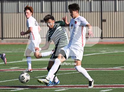 Thumbnail 2 in Harvard-Westlake vs. De La Salle (SoCal Soccer Showcase) photogallery.