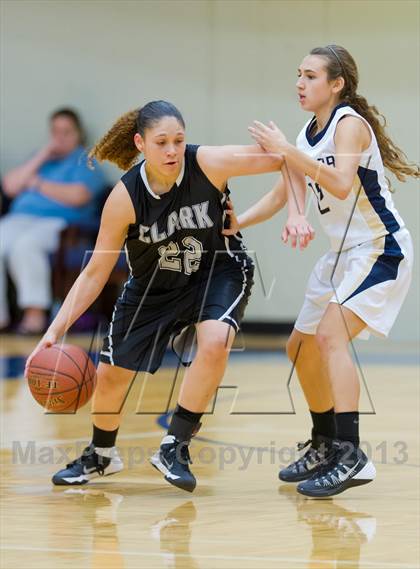 Thumbnail 3 in Clark vs. O'Connor photogallery.