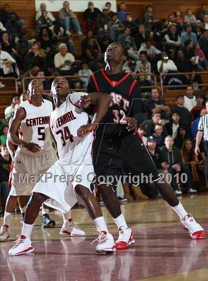 Thumbnail 3 in Taft vs. Centennial (MaxPreps Holiday Classic) photogallery.