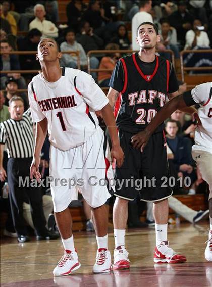 Thumbnail 1 in Taft vs. Centennial (MaxPreps Holiday Classic) photogallery.