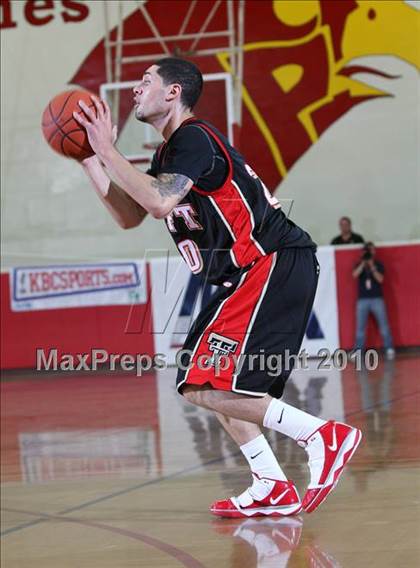 Thumbnail 2 in Taft vs. Centennial (MaxPreps Holiday Classic) photogallery.