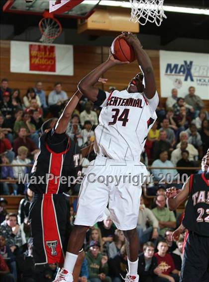 Thumbnail 2 in Taft vs. Centennial (MaxPreps Holiday Classic) photogallery.