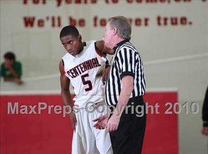 Thumbnail 1 in Taft vs. Centennial (MaxPreps Holiday Classic) photogallery.